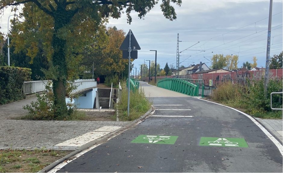 Beispielbild Fahrradbrücke über die Hindemithstraße in Darmstadt